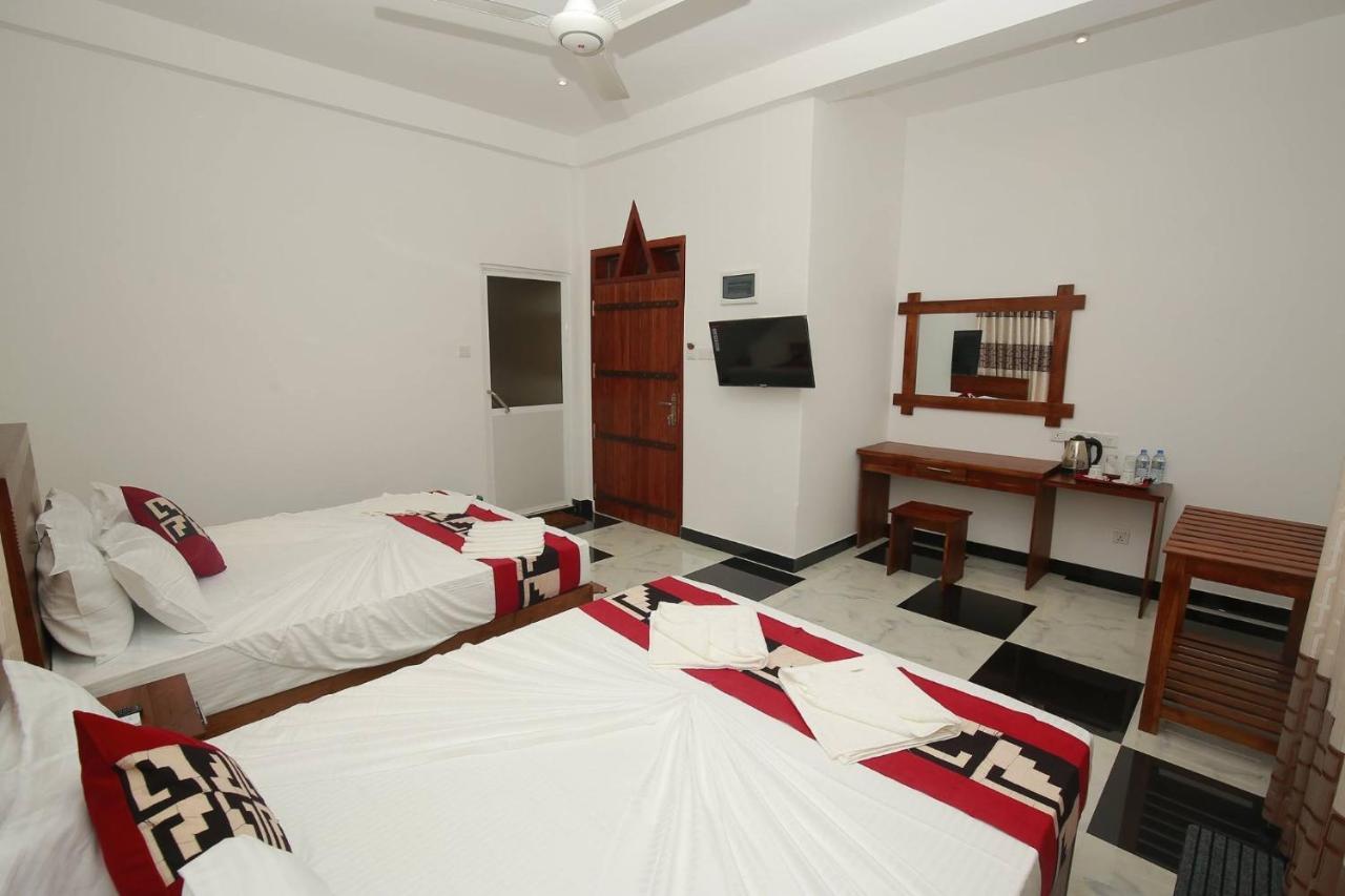 Hotel River Front ทิซซามาฮารามา ภายนอก รูปภาพ