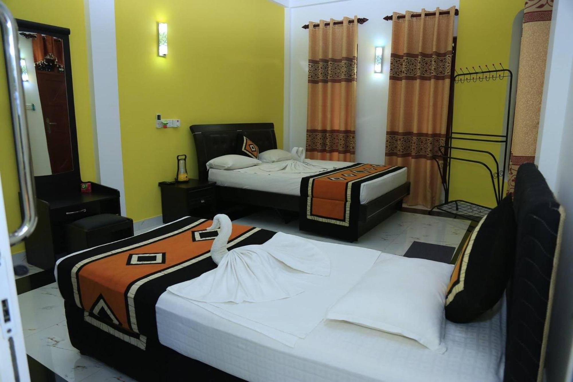 Hotel River Front ทิซซามาฮารามา ภายนอก รูปภาพ