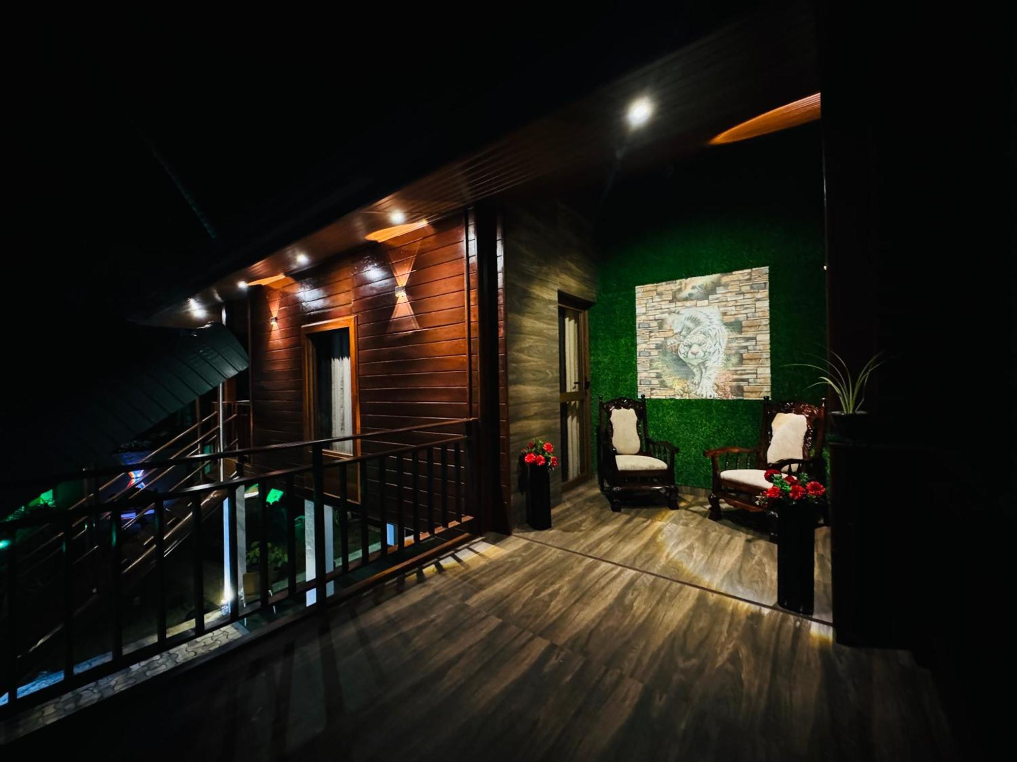 Hotel River Front ทิซซามาฮารามา ภายนอก รูปภาพ