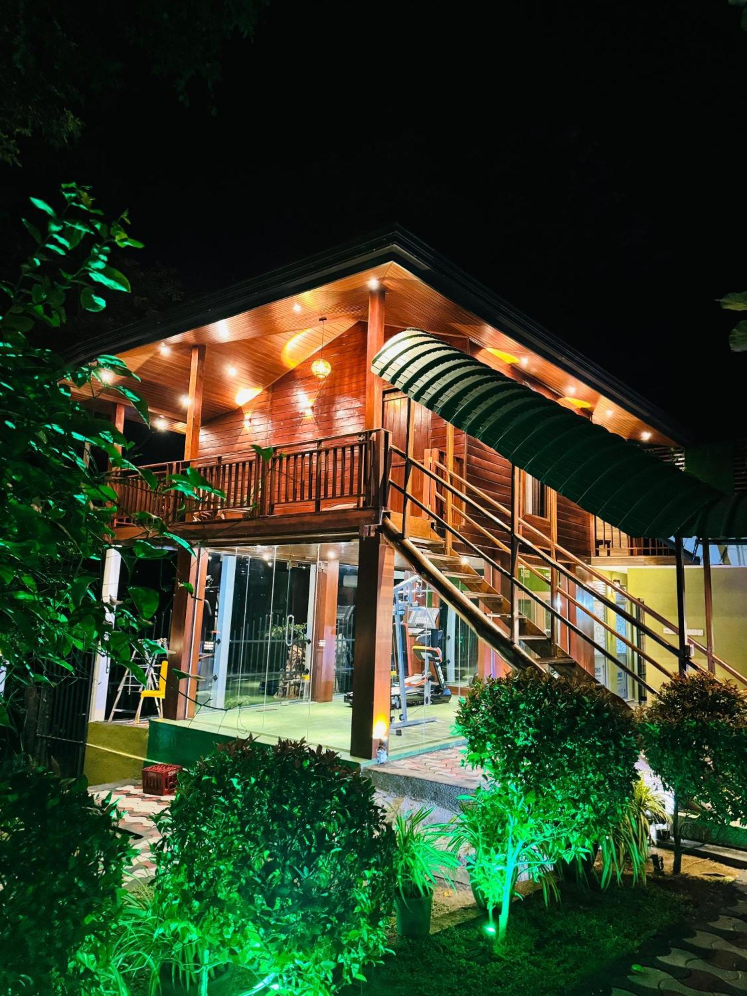 Hotel River Front ทิซซามาฮารามา ภายนอก รูปภาพ
