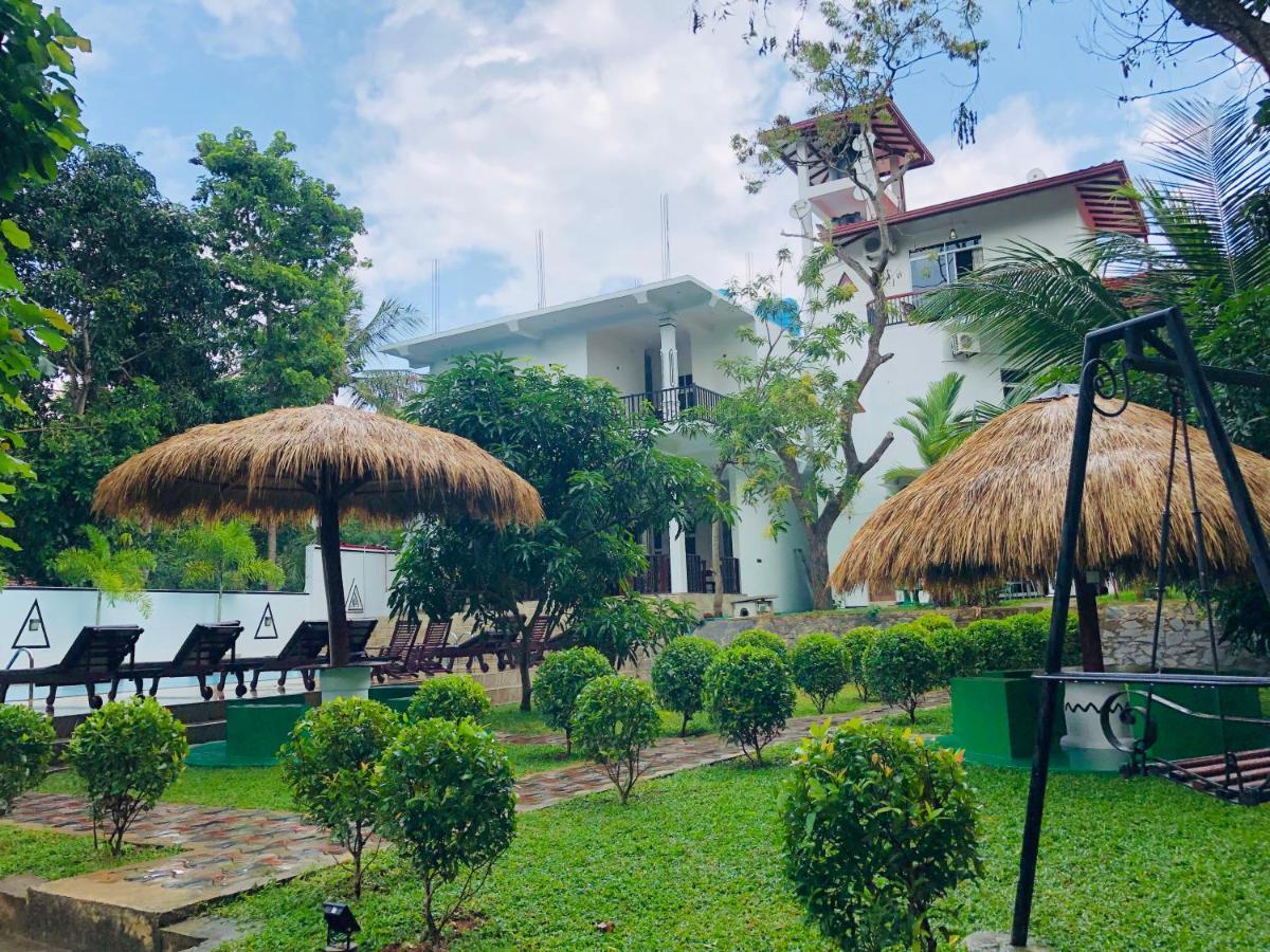 Hotel River Front ทิซซามาฮารามา ภายนอก รูปภาพ